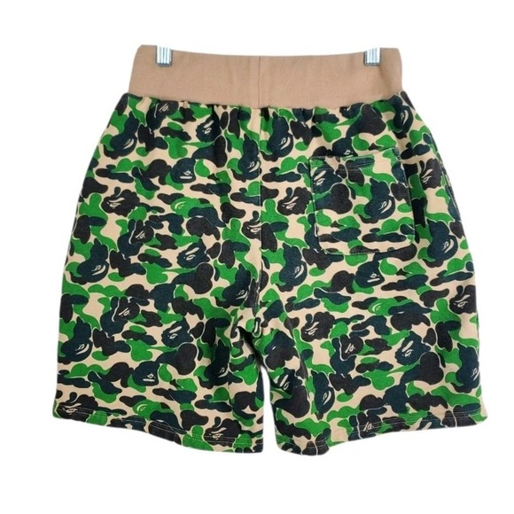 Bathing Ape Undefeated Camo Shorts Mens M 26-32 x8 Elastic Waist Green Beige - Picture 12 of 12